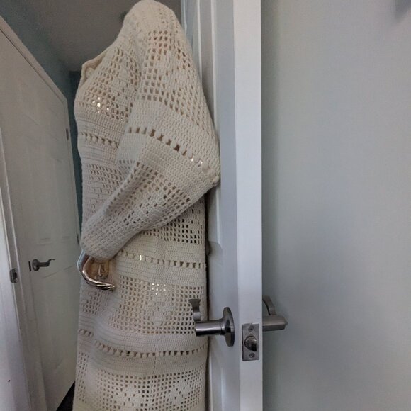 Hand-knit dress - Picture 2 of 6